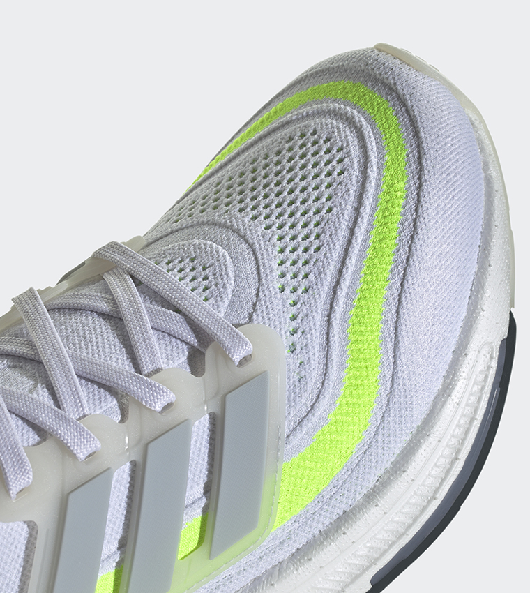 حذاء ULTRABOOST LIGHT للجري 