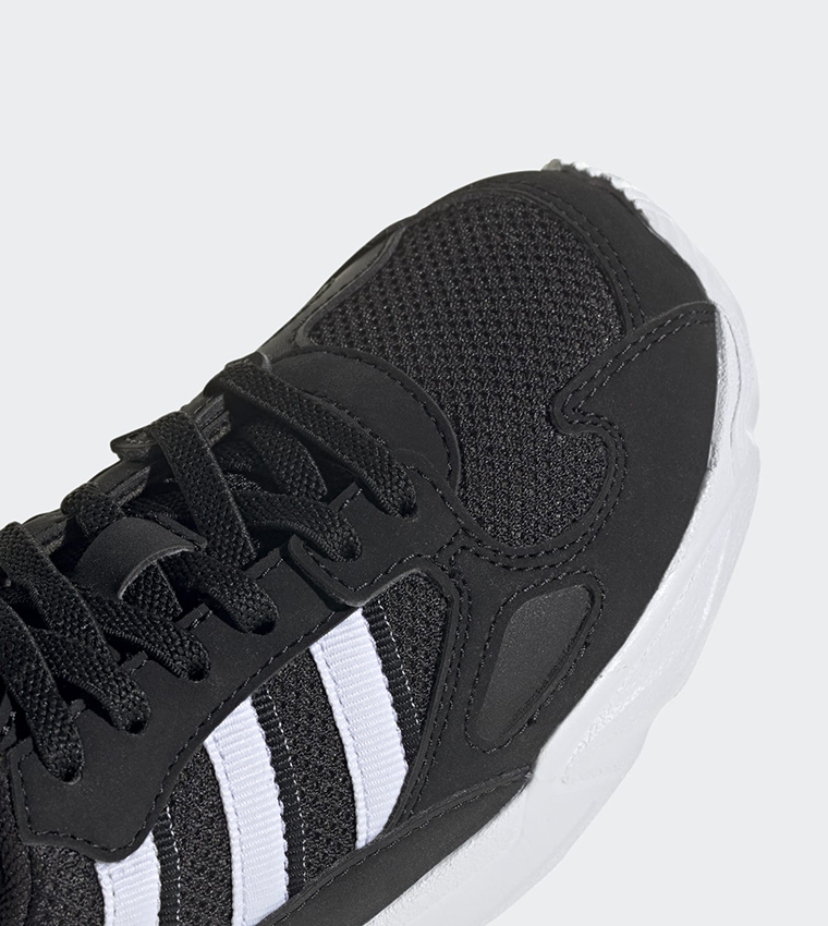 FALCON Lace-Up Running Shoes