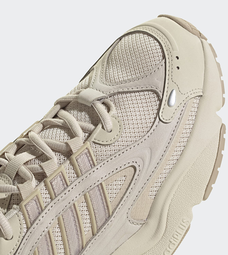 OZMILLEN Lace-Up Sneakers