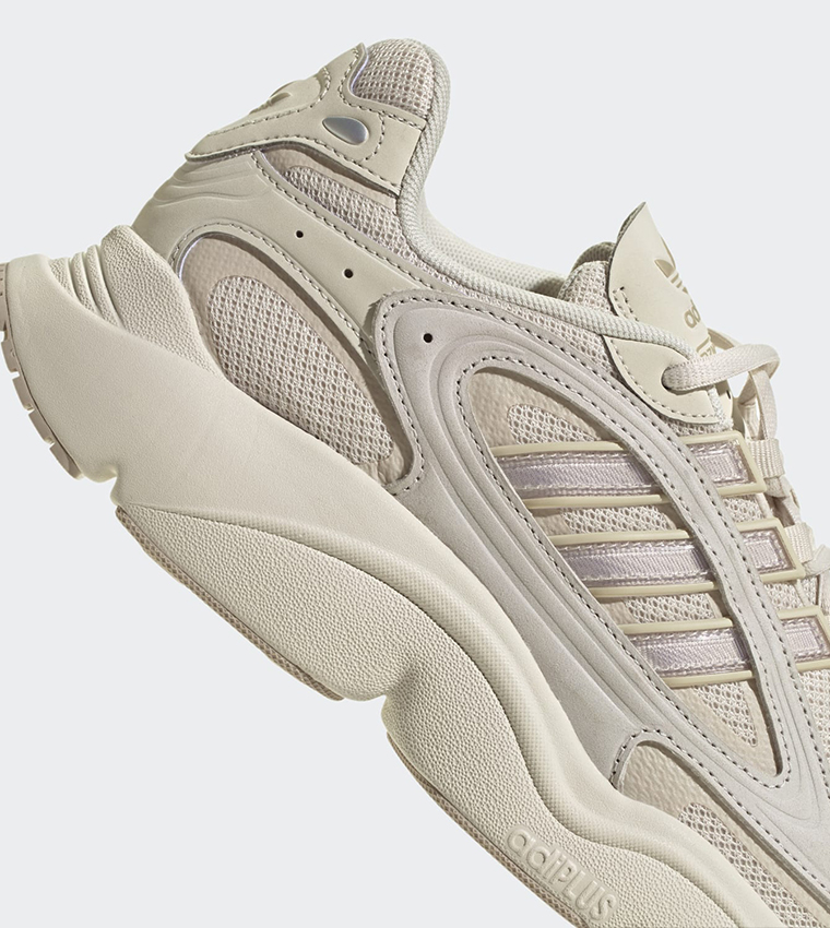 OZMILLEN Lace-Up Sneakers