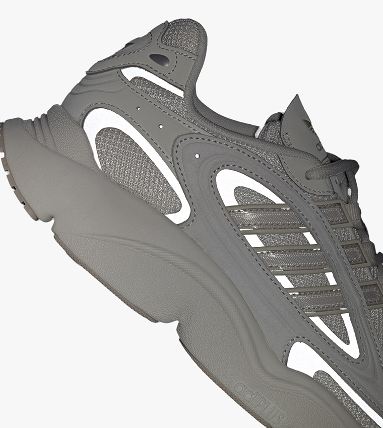 OZMILLEN Lace-Up Sneakers