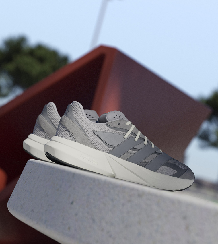 LIGHTBLAZE Logo Detail Mesh Sneakers