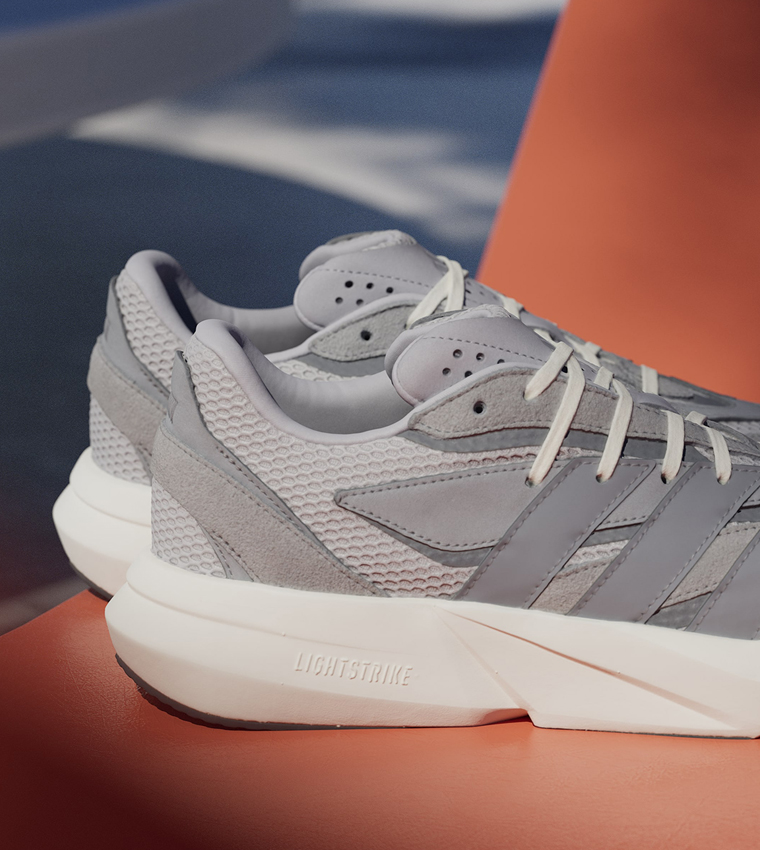 LIGHTBLAZE Logo Detail Mesh Sneakers