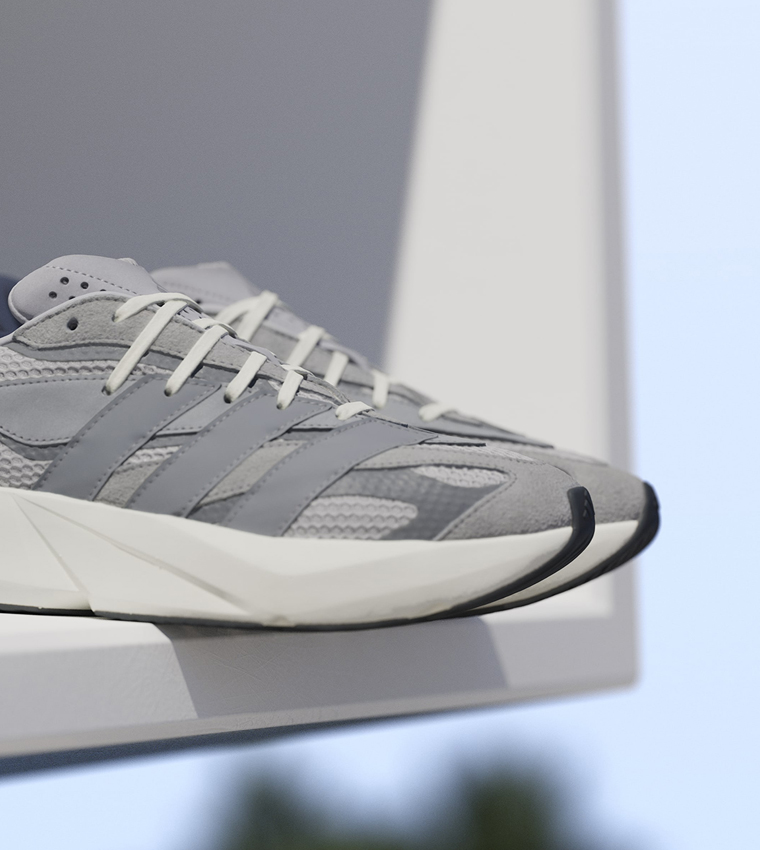 LIGHTBLAZE Logo Detail Mesh Sneakers