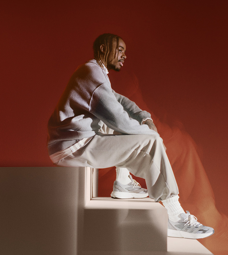 LIGHTBLAZE Logo Detail Mesh Sneakers