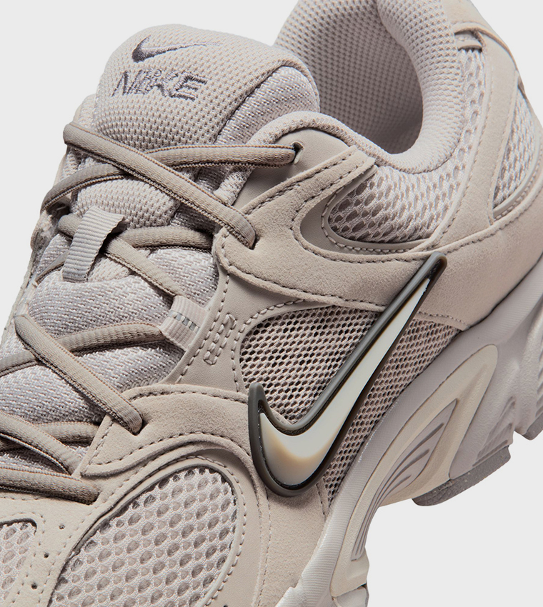 سنيكرز جري في 5 آر إن آر برباط