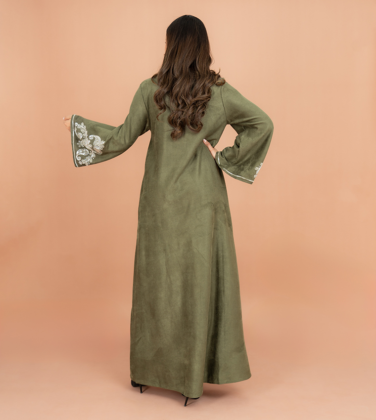 جلابية مطرز كم فلير 