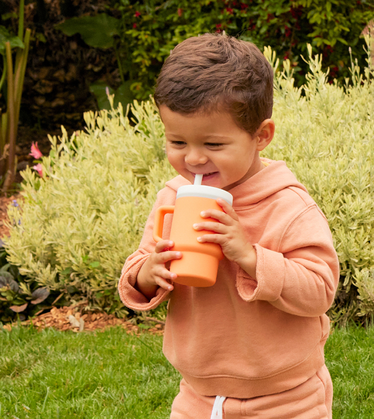 كوب شرب للأطفال 