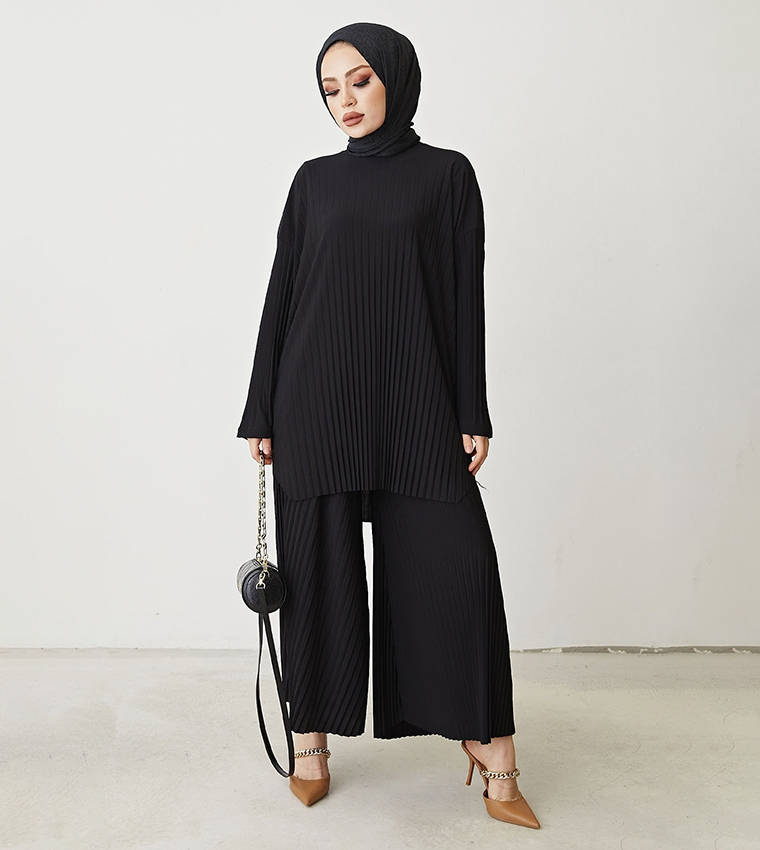 طقم ملابس بكسرات 