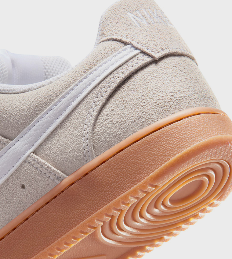 سنيكرز كورت فيجن إف إل برباط