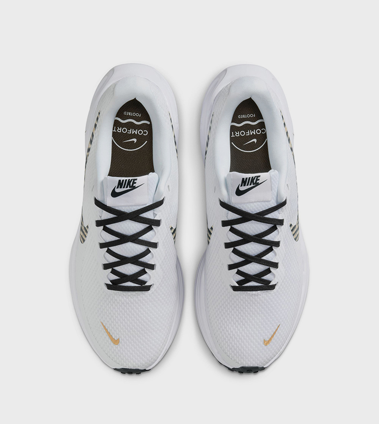 سنيكرز جري ريفوليوشن 8