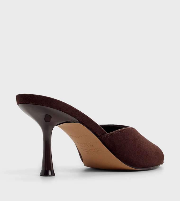 صندل بكعب ومقدمة مفتوحة 