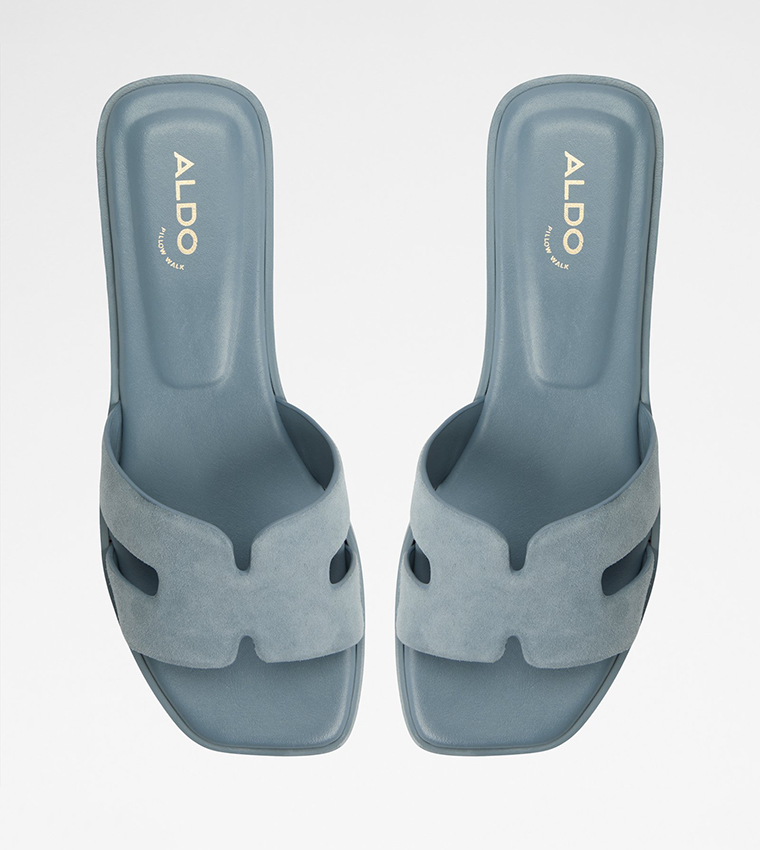 ITSANDAL Textured Flat Sandals