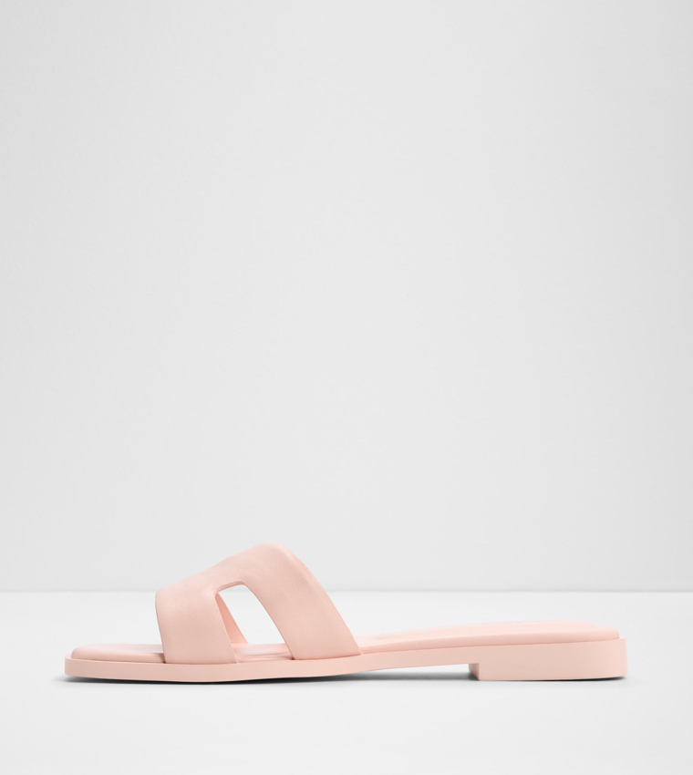 ITSANDAL Textured Flat Sandals