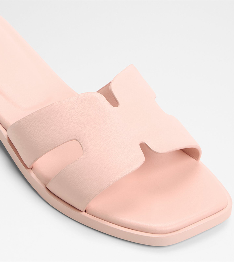 ITSANDAL Textured Flat Sandals
