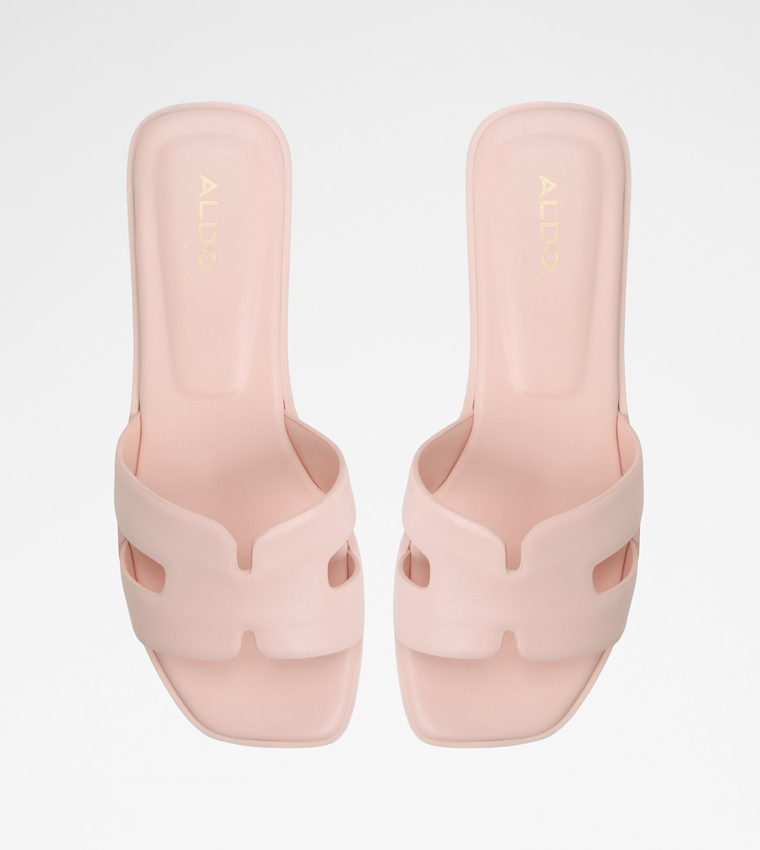 ITSANDAL Textured Flat Sandals