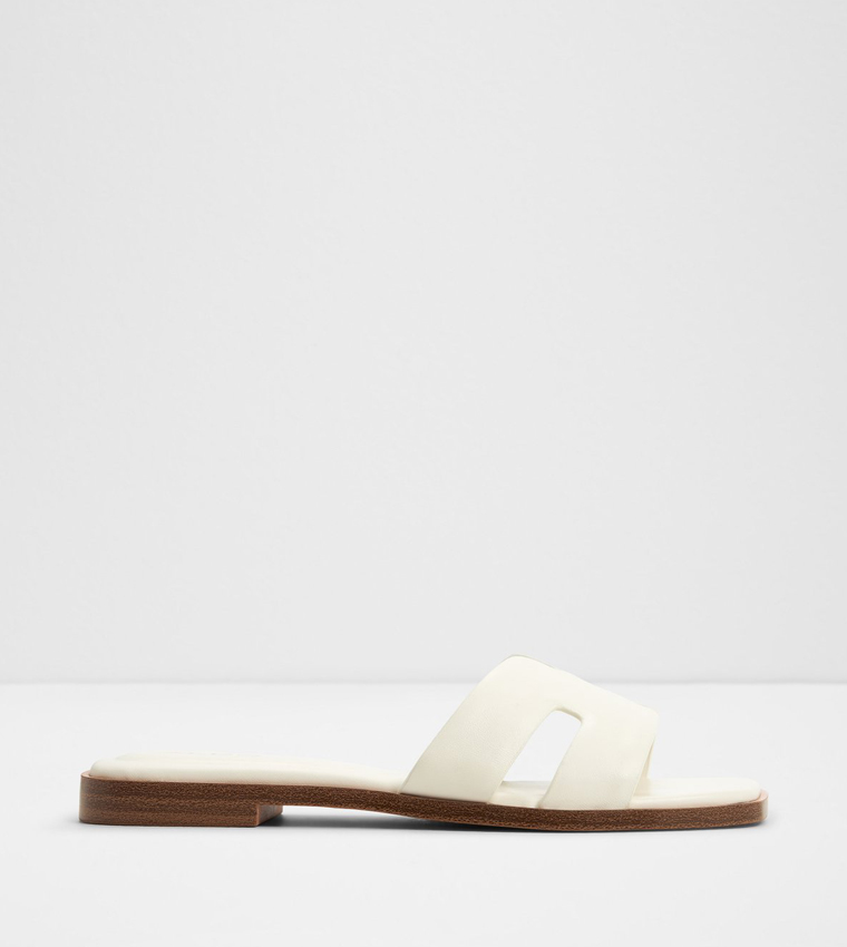 ITSANDAL Textured Flat Sandals
