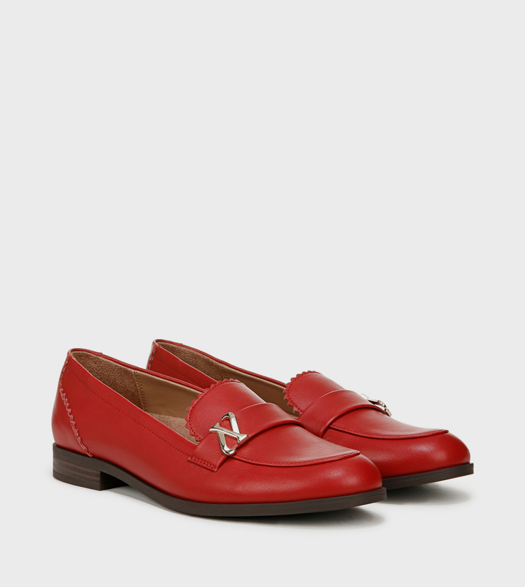 MAGNA Slip-On Loafers