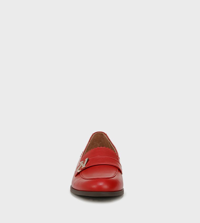 MAGNA Slip-On Loafers