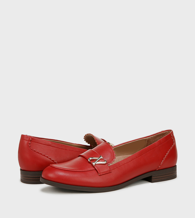 MAGNA Slip-On Loafers