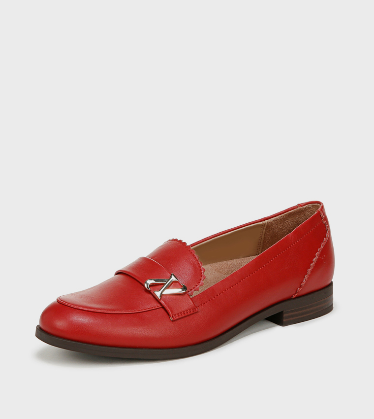 MAGNA Slip-On Loafers