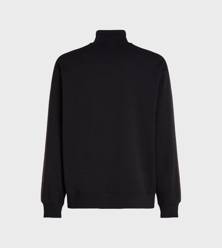 جاكيت بسحاب وأكمام طويلة