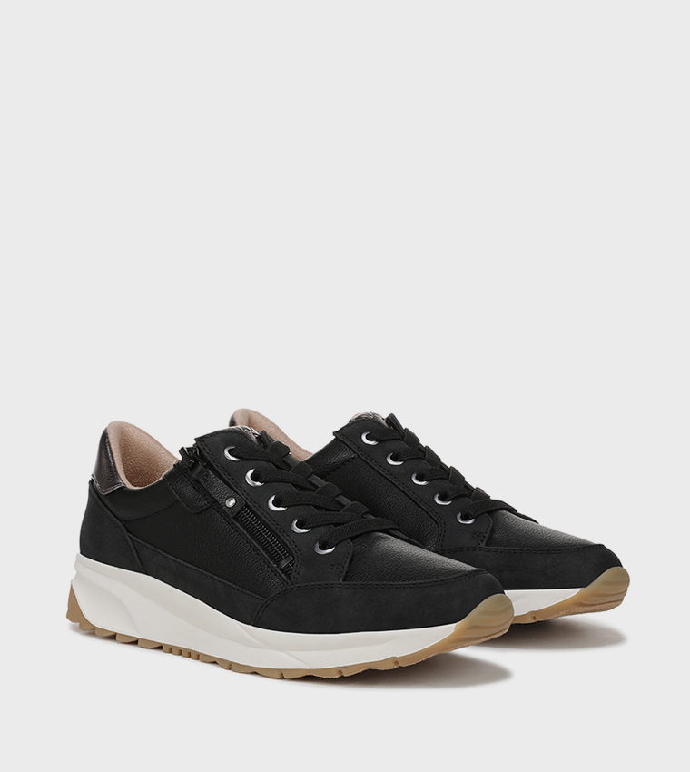 JACE Round Toe Lace-Up Sneakers