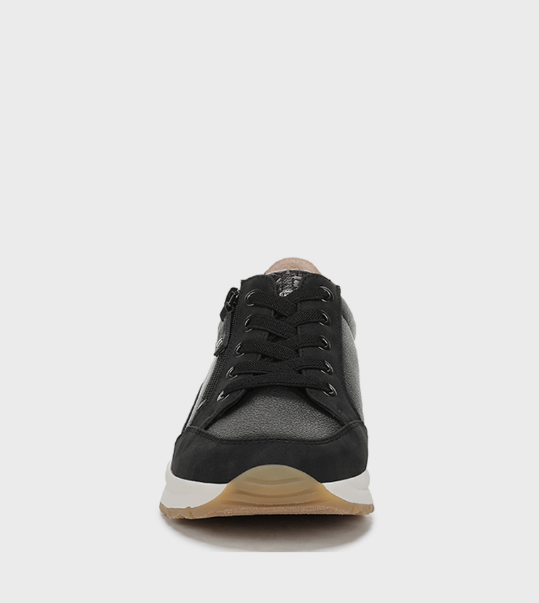 JACE Round Toe Lace-Up Sneakers