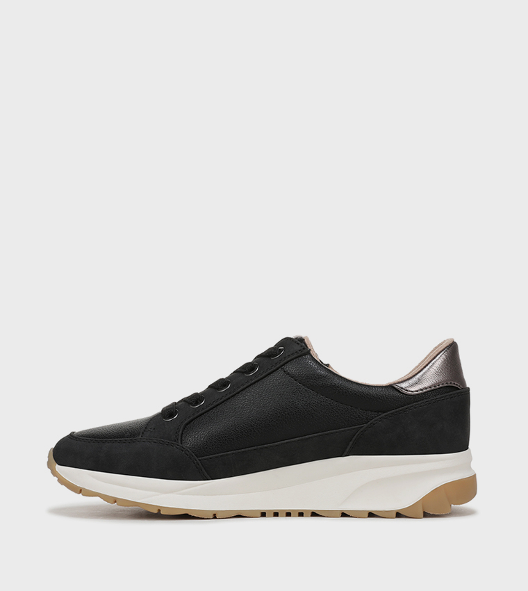 JACE Round Toe Lace-Up Sneakers