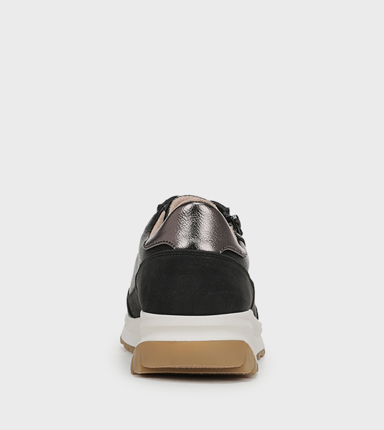 JACE Round Toe Lace-Up Sneakers