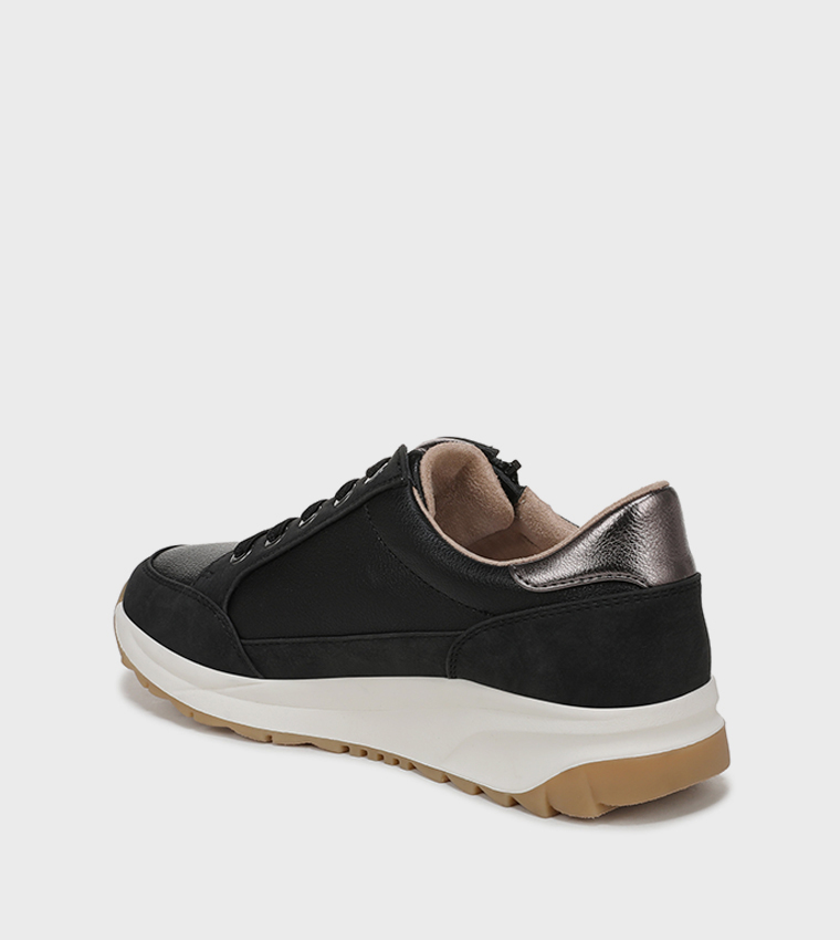 JACE Round Toe Lace-Up Sneakers