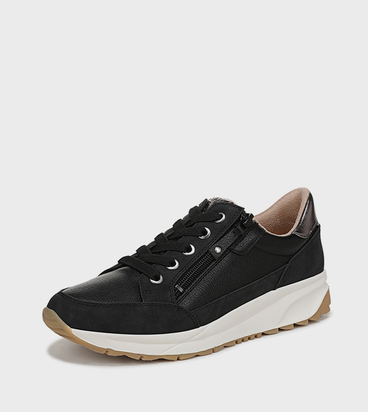 JACE Round Toe Lace-Up Sneakers