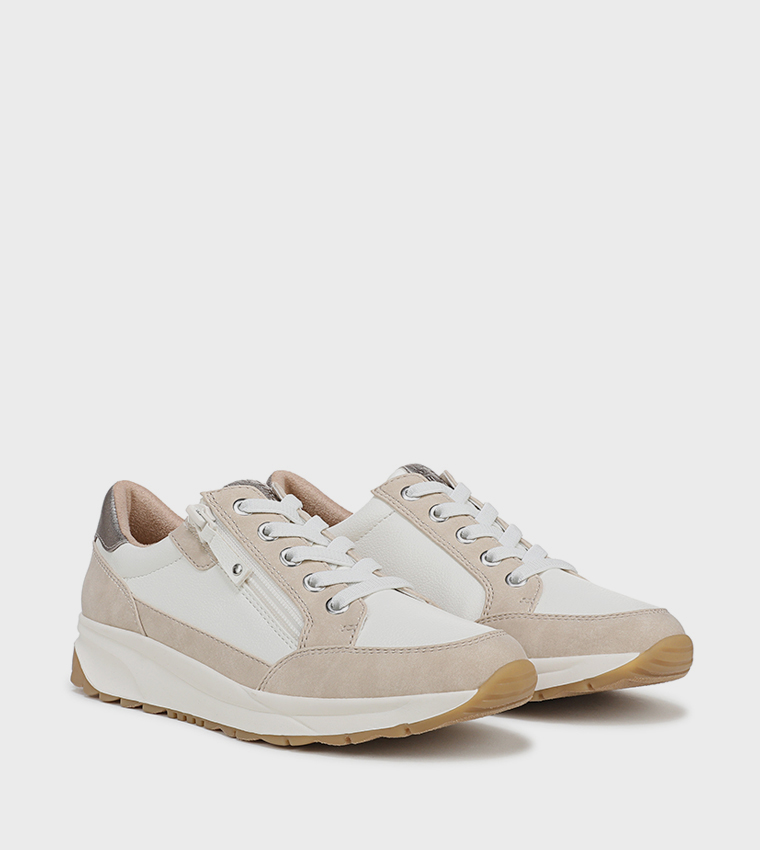 JACE Round Toe Lace-Up Sneakers