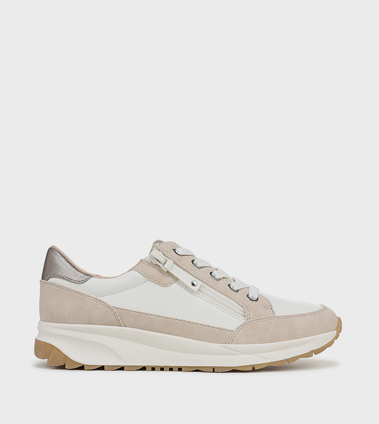 JACE Round Toe Lace-Up Sneakers