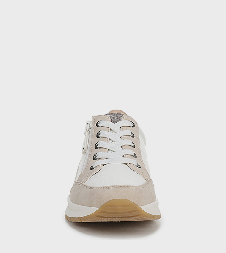 JACE Round Toe Lace-Up Sneakers