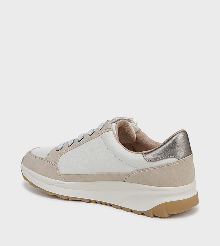 JACE Round Toe Lace-Up Sneakers