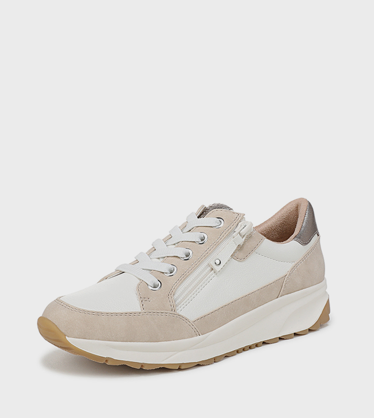 JACE Round Toe Lace-Up Sneakers