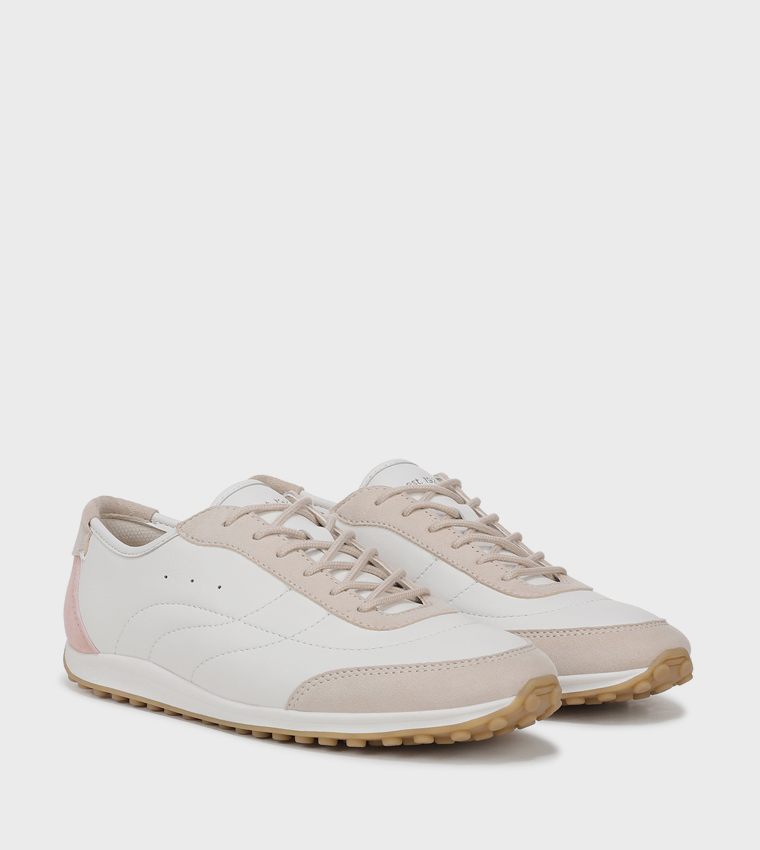 سنيكرز كلوف برباط 