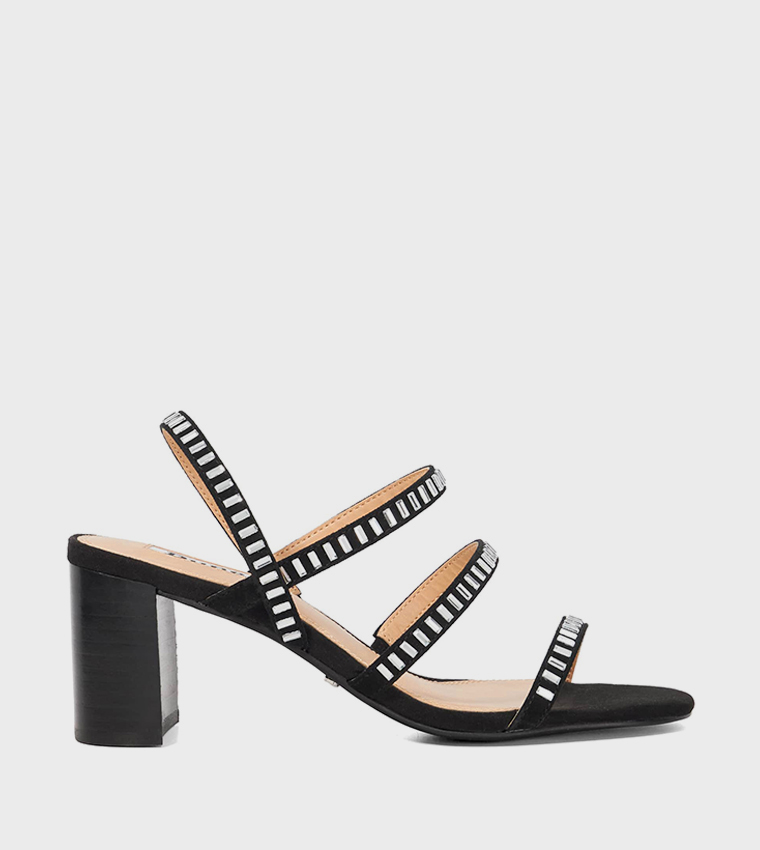 صندل بكعب عريض