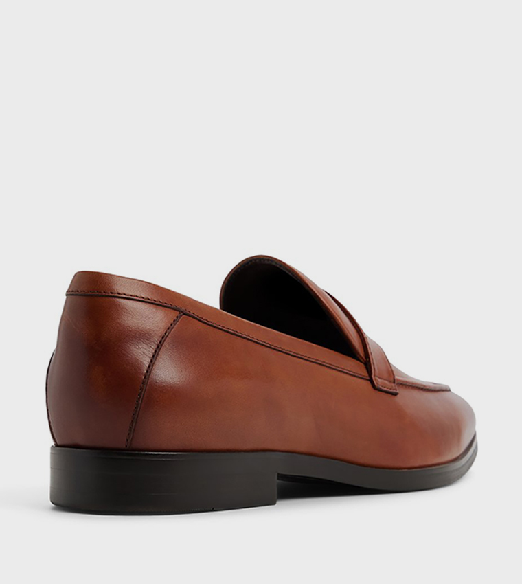 JAROD Round Toe Slip-On Loafers