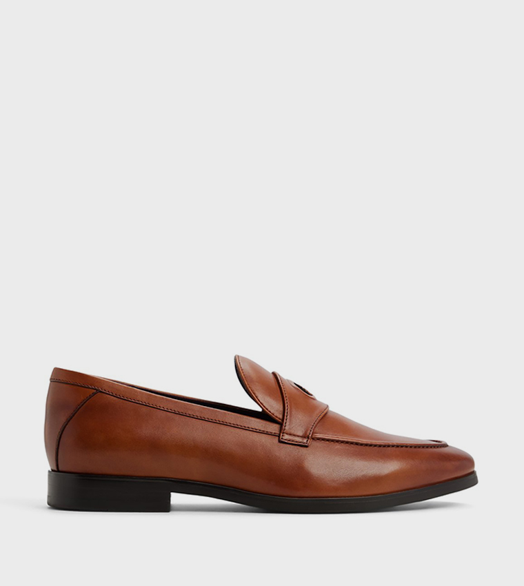 JAROD Round Toe Slip-On Loafers
