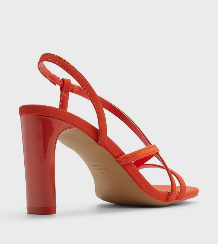 صندل كعب بمقدمة مفتوحة 