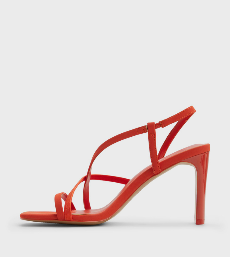 صندل كعب بمقدمة مفتوحة 