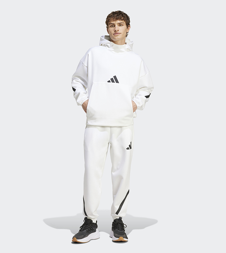 بنطال رياضي بطبعة شعار زد.إن.إي.  