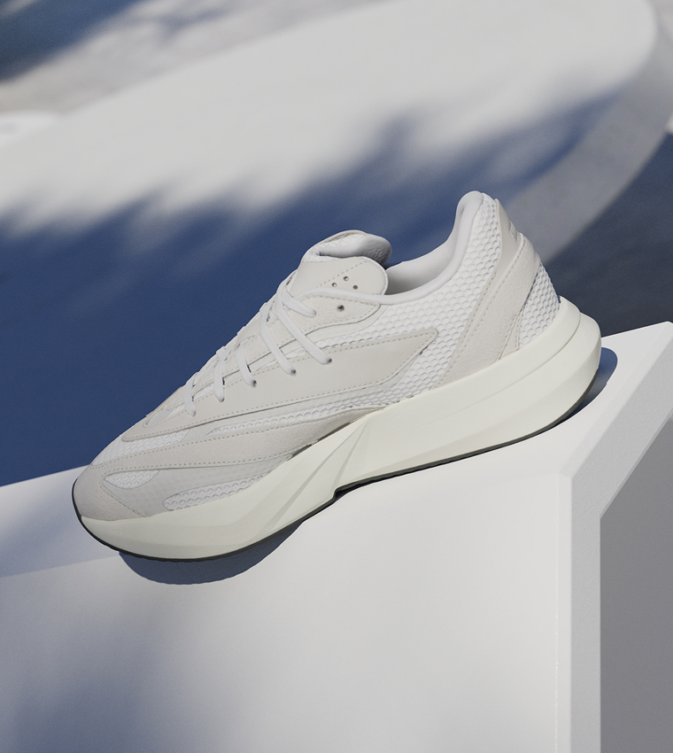 LIGHTBLAZE Logo Detail Lace-Up Sneakers