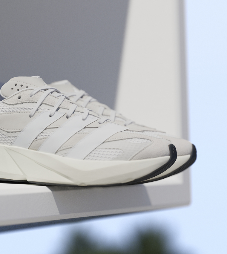 LIGHTBLAZE Logo Detail Lace-Up Sneakers