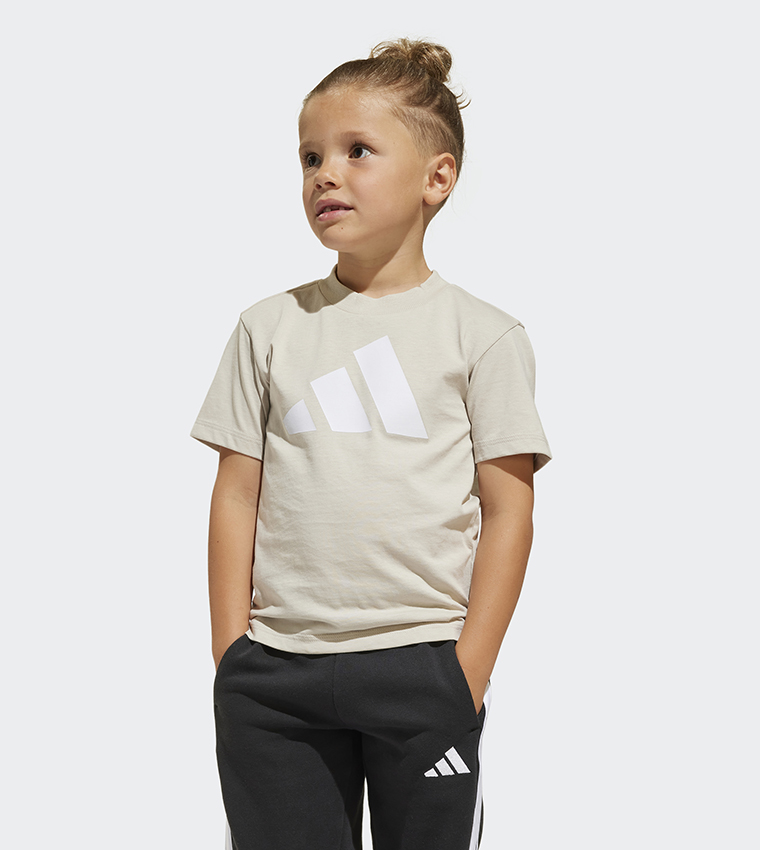 تيشيرت بأكمام قصيرة إسينشالز