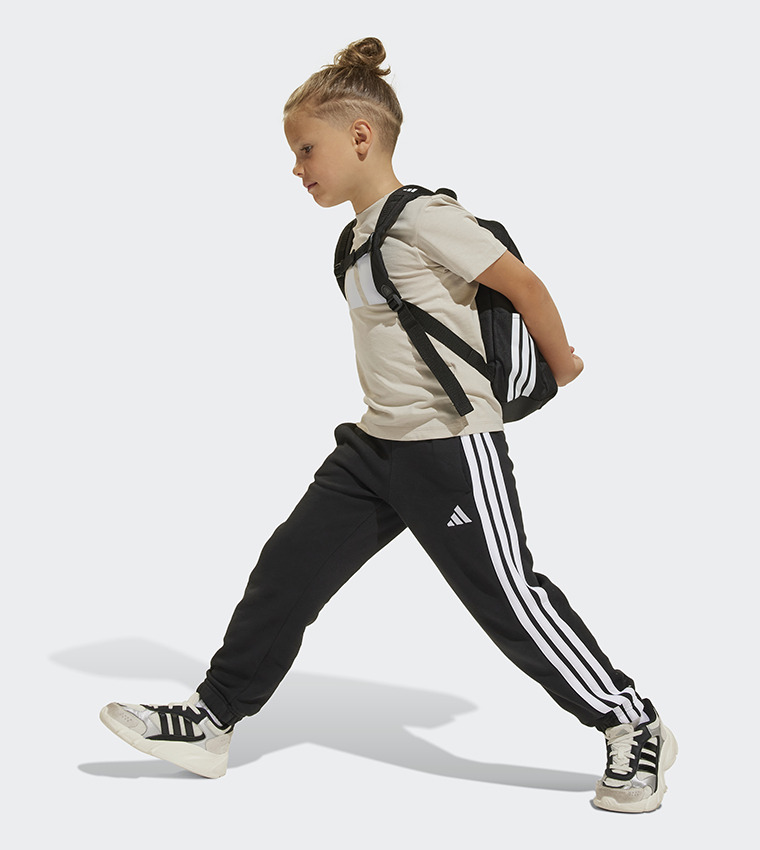 تيشيرت بأكمام قصيرة إسينشالز