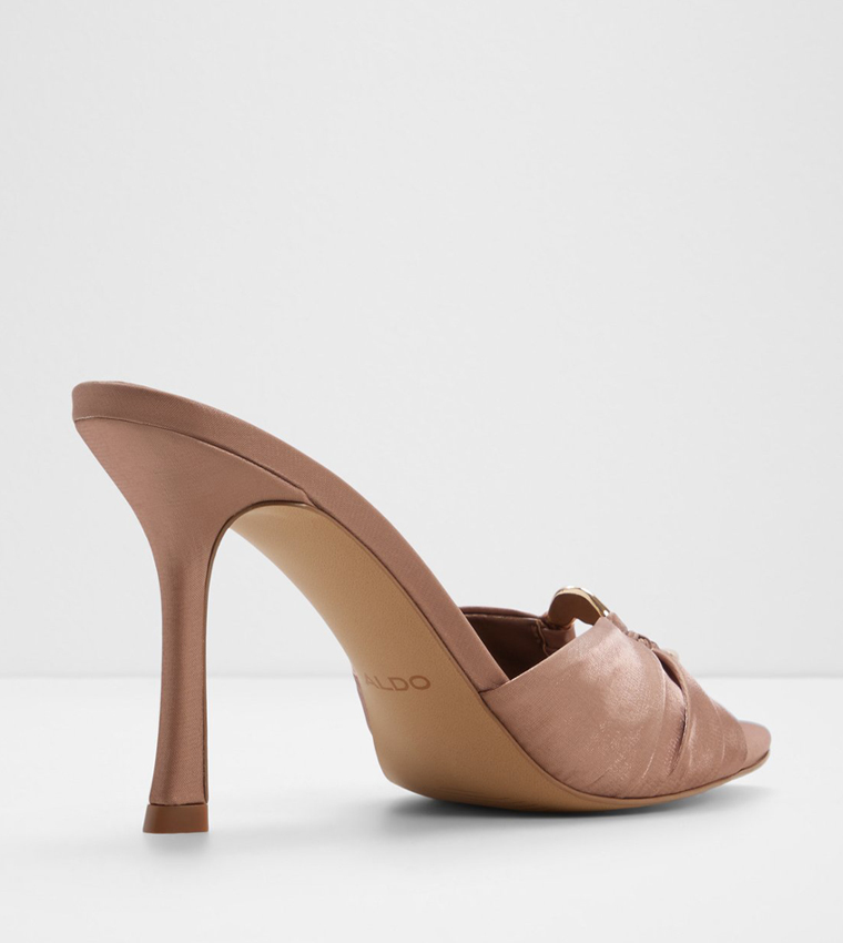 صندل كعب بمقدمة مفتوحة 