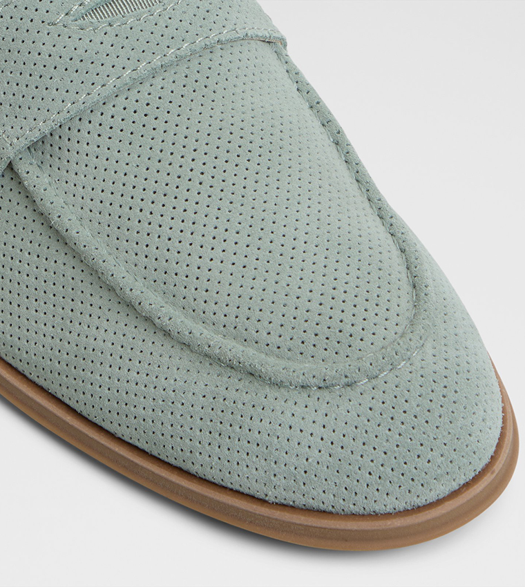JOURNEY Perforated Loafers